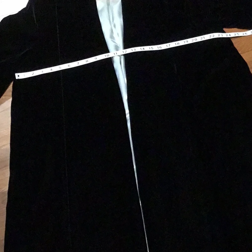 Vintage, Dramatic,Long Black Velvet Coat Medium/Large - Picture 6 of 10